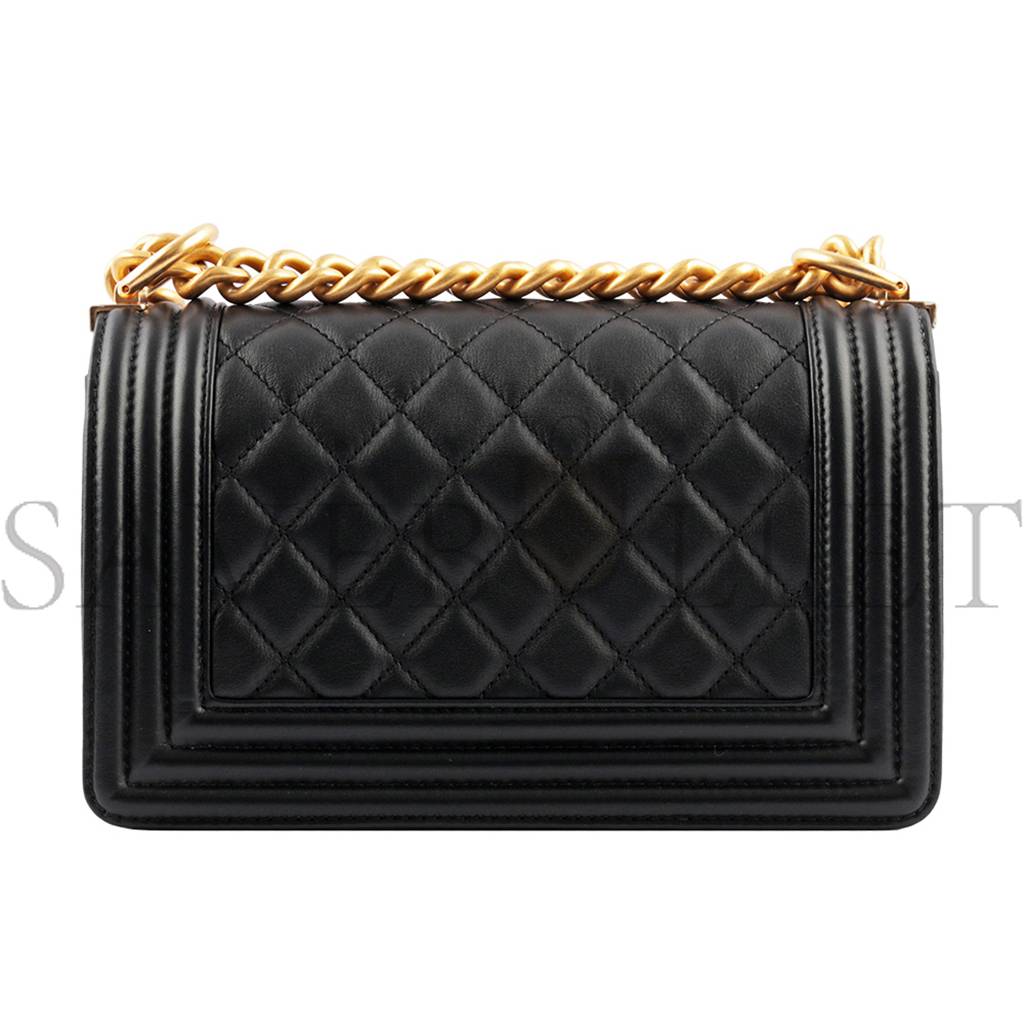 CHANEL SMALL BOY CHANEL HANDBAG GOLD HARDWARE   A67085 Y09876 94305 (20.5*12*8.5cm)